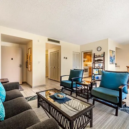 Villa Kona Plaza 215